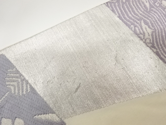  色紙に古典柄模様織出し袋帯